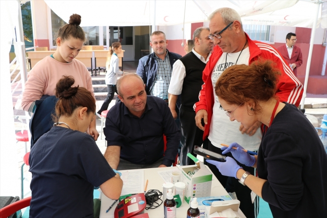 Edirne'de öğrenciler kan bağışı toplamak için yarıştı